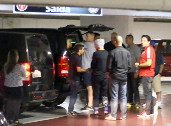 Integrantes do One Direction em clima de Copa do Mundo no Brasil Integrantes do One Direction em clima de Copa do Mundo no Brasil